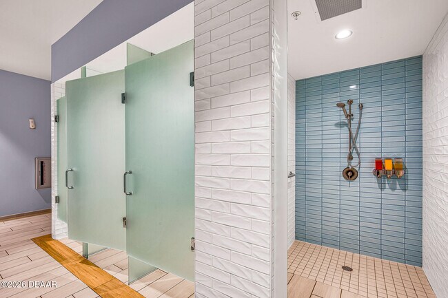 Building Photo - 233 Island Breeze Ave