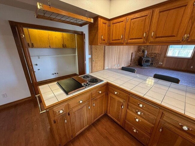 Building Photo - 460 SE Conifer Pl
