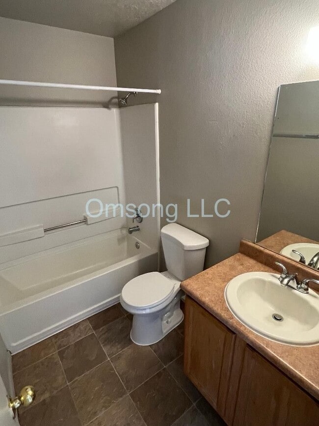 Building Photo - Charming Family Home in SW Albuquerque