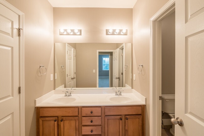 Building Photo - 3633 Ashcroft Bend