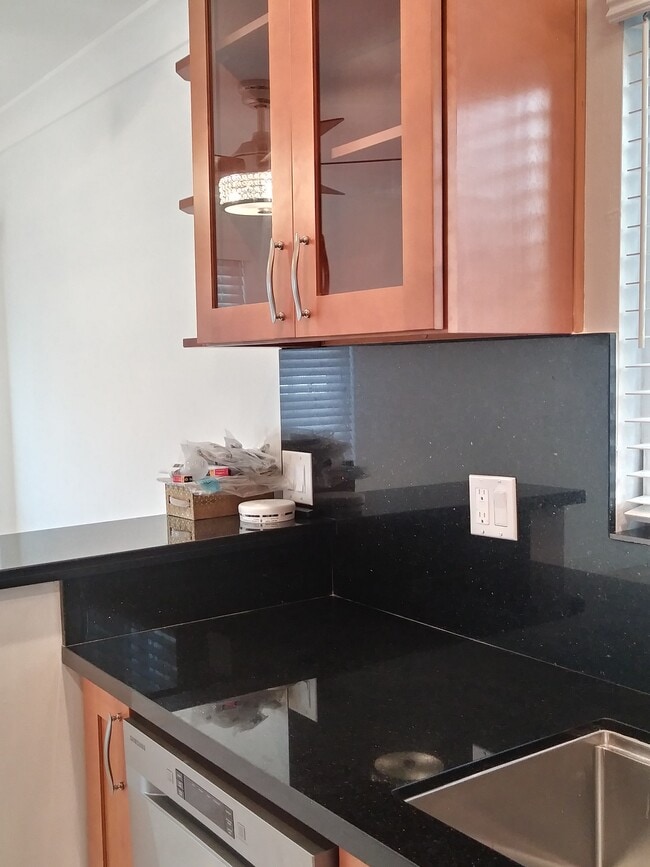 Kitchen - 206 15th St