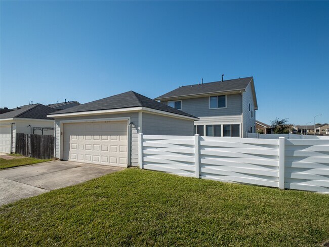 Building Photo - 21843 Grassy Hill Ln