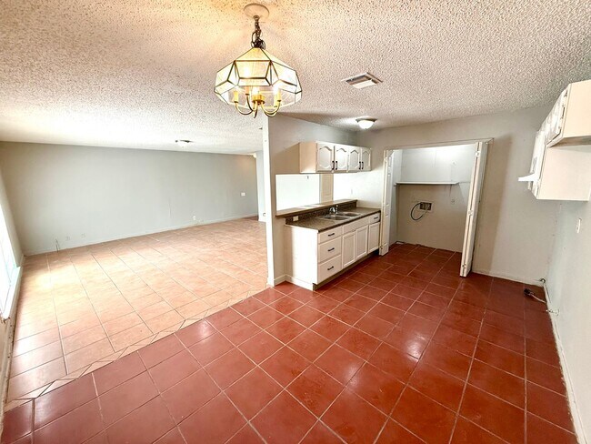 Building Photo - 7806 Winsford Dr