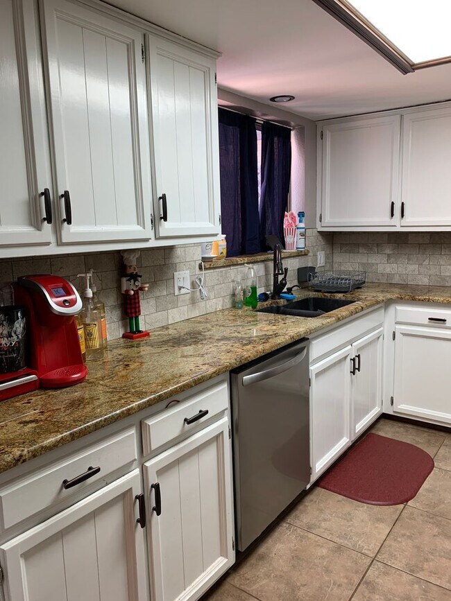 Building Photo - 2116 Circlewood Pl