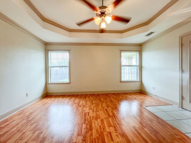 Building Photo - 6000 Boxelder Trail