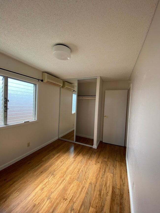 Building Photo - 95-696-696 Makaiolani St