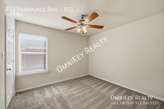 Building Photo - 813 Parkplace Ridge