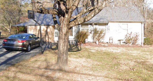 Building Photo - 1415 Creekwood Dr