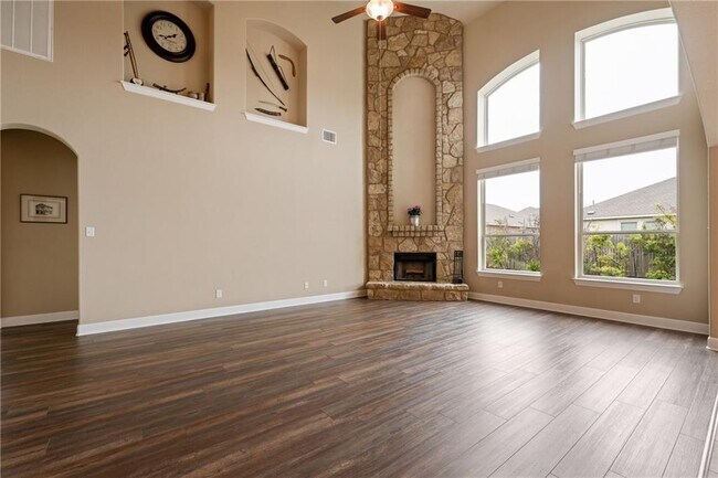 Building Photo - 920 Tabernash