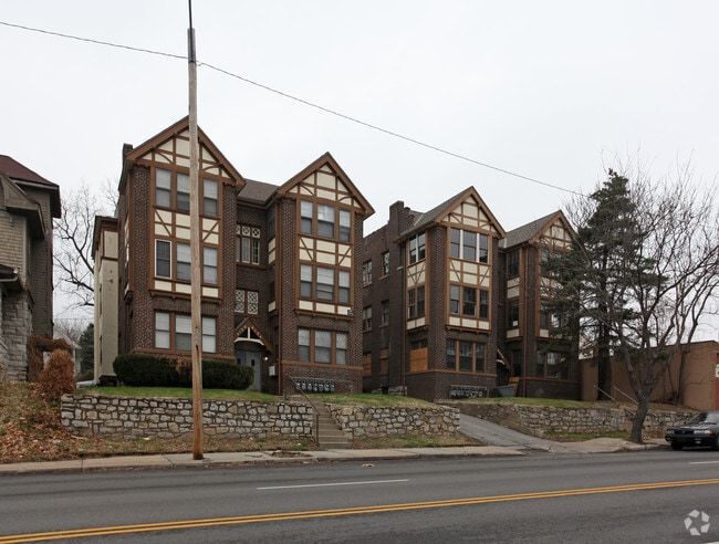 Primary Photo - Hyde Pointe