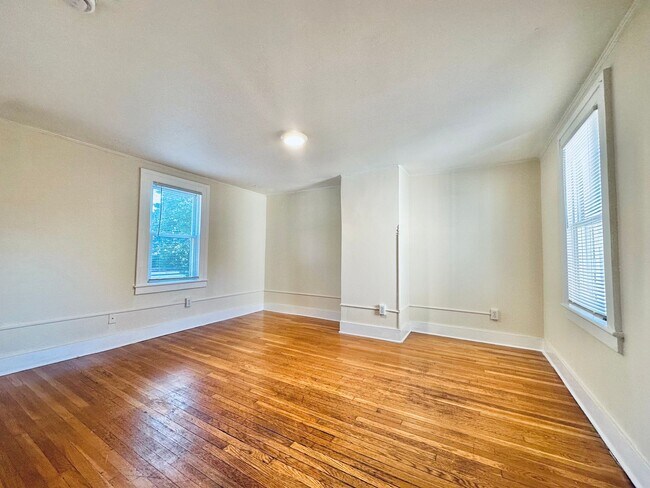 Building Photo - 179 Bradley St