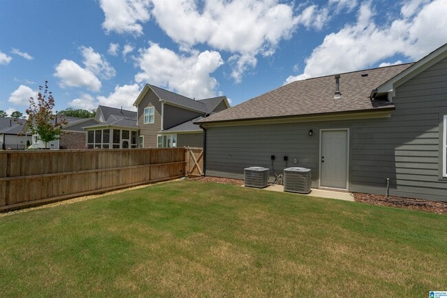 Building Photo - 1032 Clifton Rd