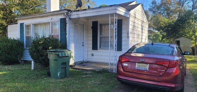 Building Photo - 3 bedroom 1 bath