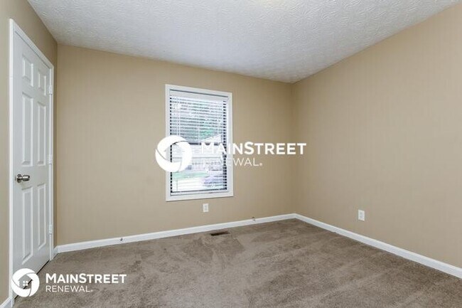 Building Photo - 5 Bedroom Pet-Friendly Home in Kennesaw, GA with Main Street Renewal