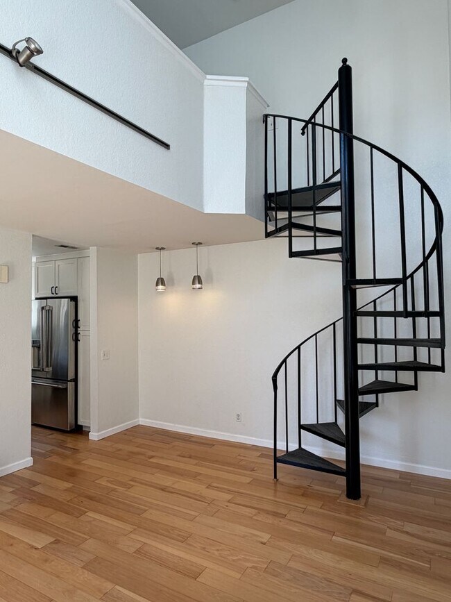 Building Photo - 26156 Sanz