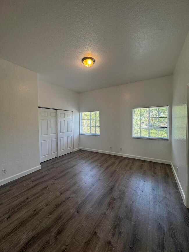Building Photo - 1161 Colonial Palms Way