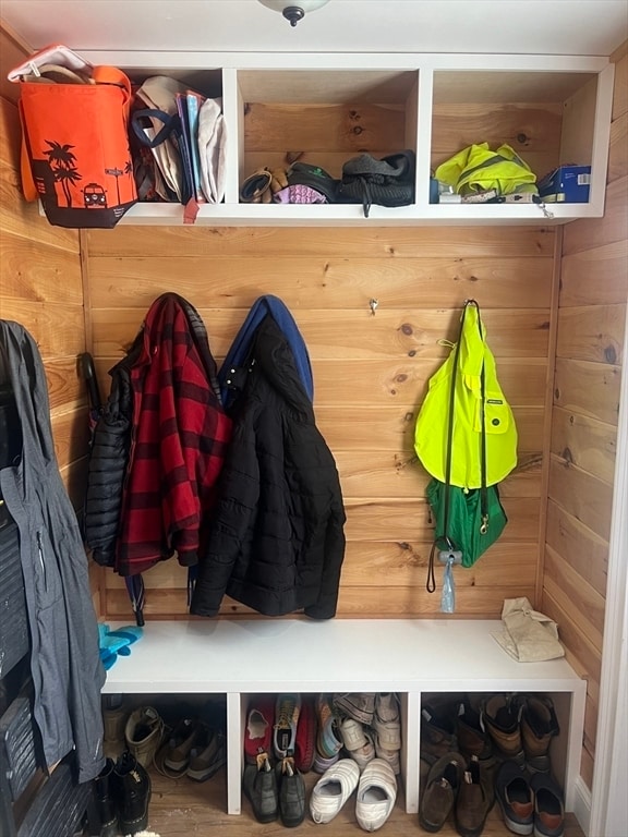 Building Photo - 148 W Foster St