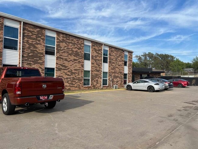 Building Photo - 2107 NW 38th St