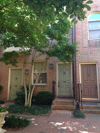 Building Photo - A charming one bedroom, one bath piggy-bac...
