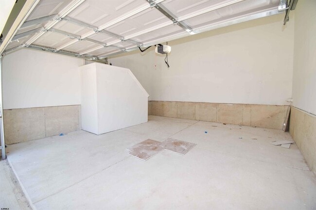 Building Photo - 438A Redwood Ave