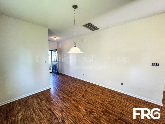 Building Photo - 1021 Jade Ln