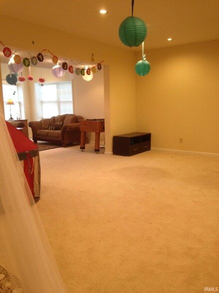 Building Photo - 2206 E Autumn Dr