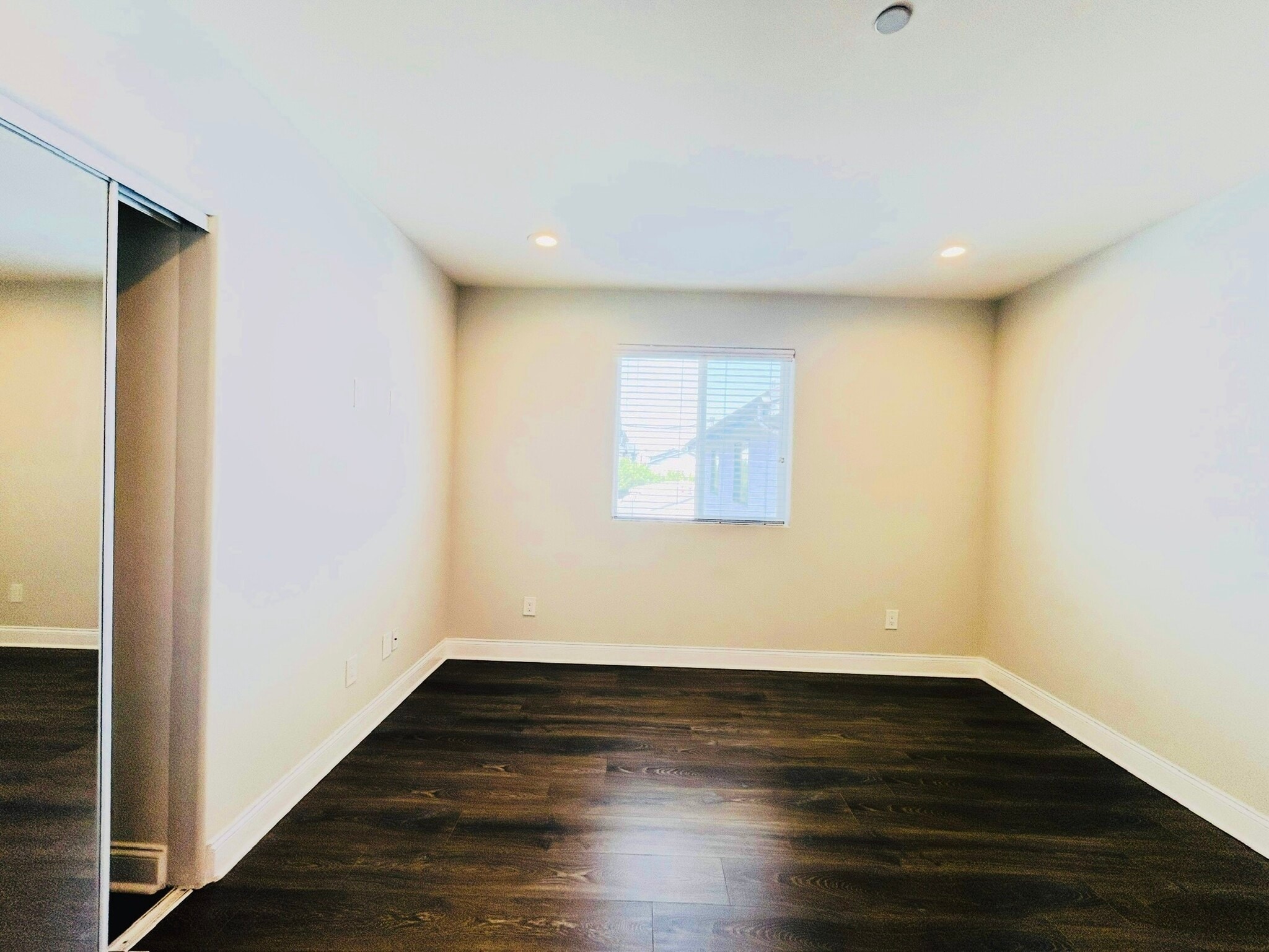 Building Photo - 7205 S La Cienega Blvd