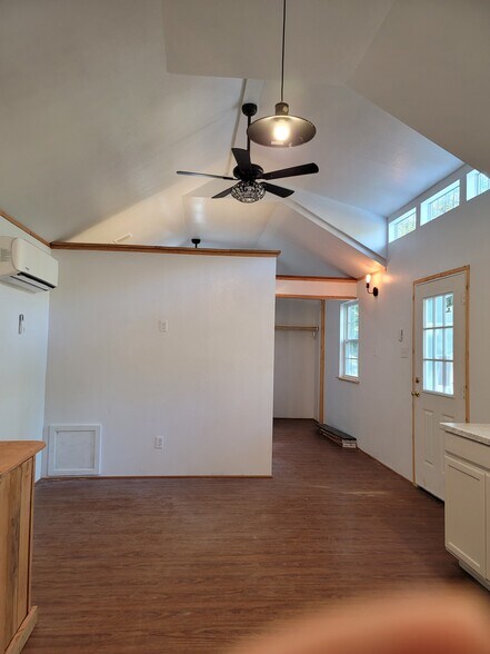 Sky lights over entry - 23806 Brushy Woods St