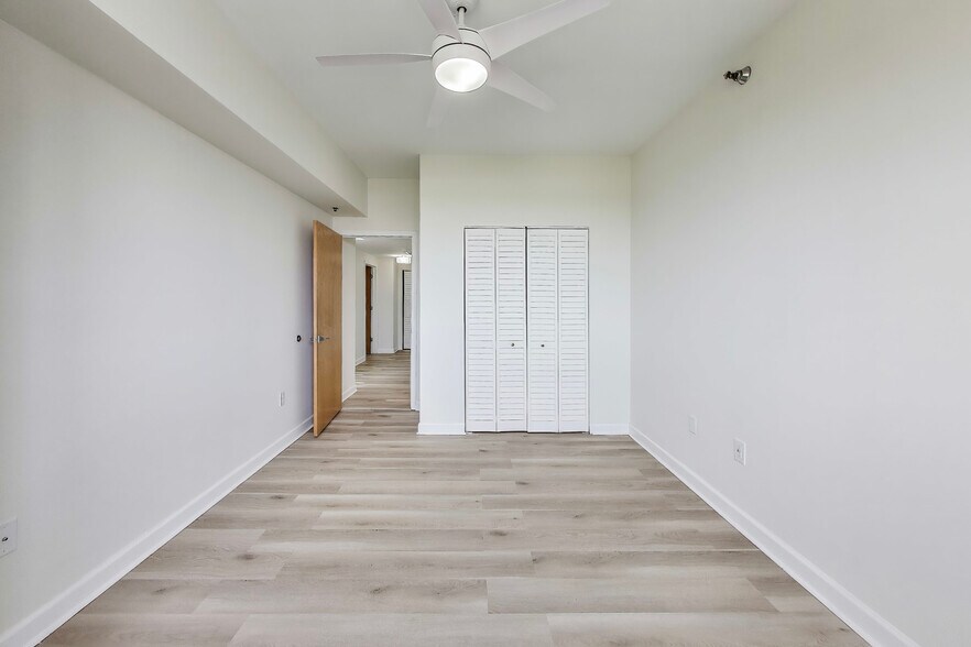 Building Photo - 5 E 14th Pl