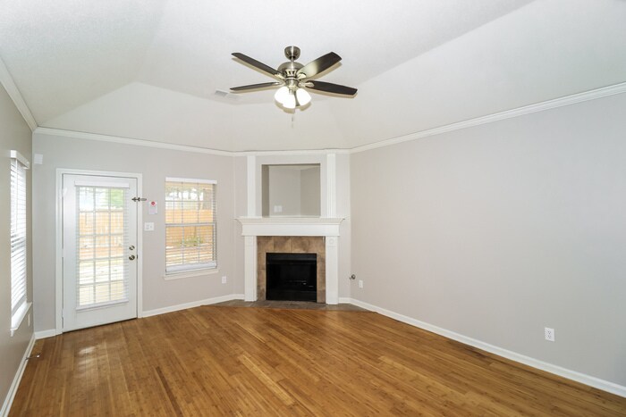 Building Photo - 10092 Cross Ridge Rd