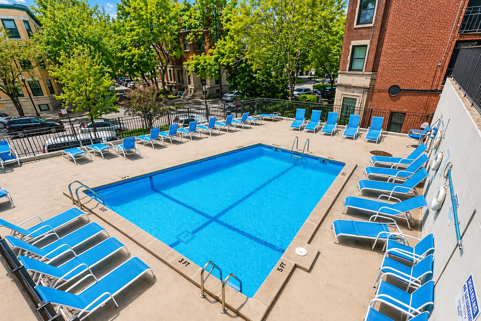 Building Photo - 444 W Fullerton Pky