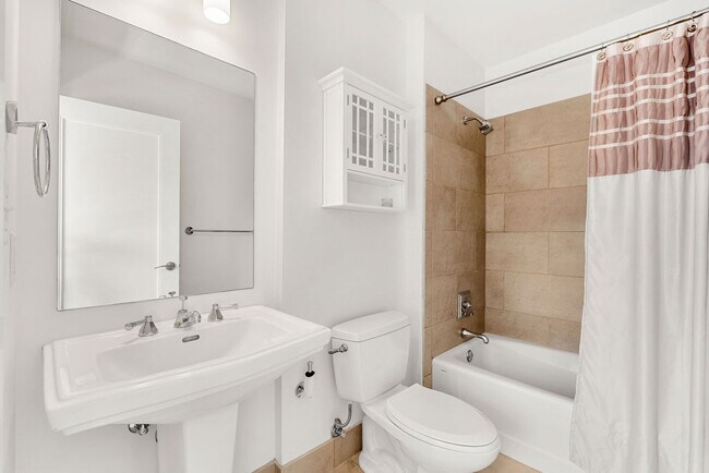 Building Photo - 531 S Gay St