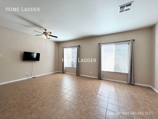 Building Photo - 6491 W Victory Way
