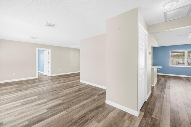 Building Photo - 5771 Timberlake Dr