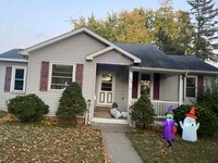 Building Photo - 4-Bedrooms! Garage! PETS WELCOME