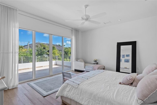 Building Photo - 435 Hampton Ln