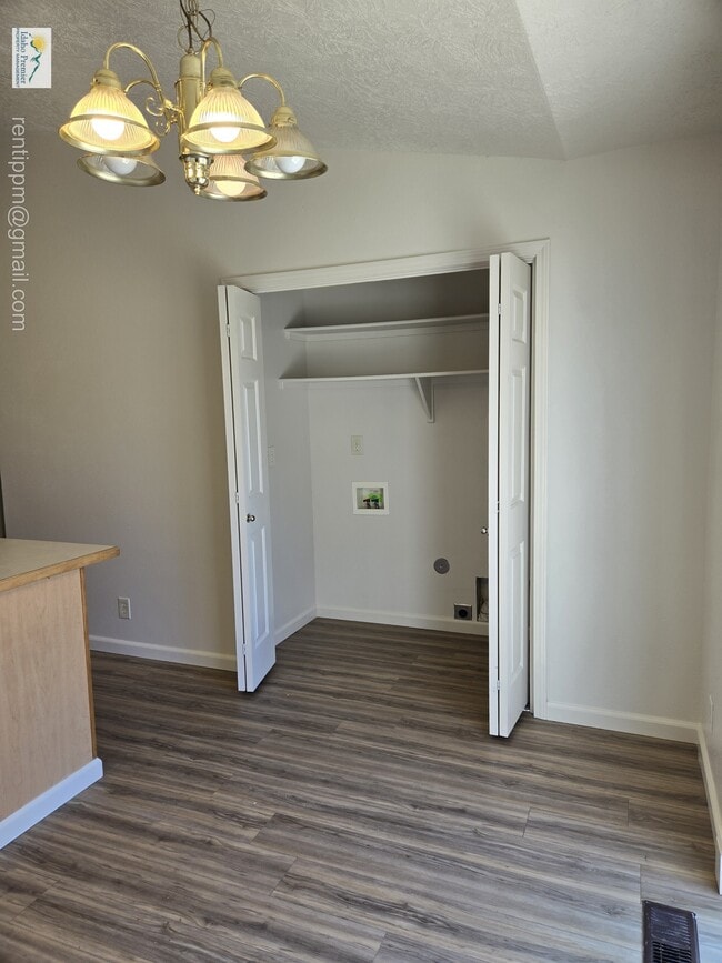 Building Photo - 1671 Klemmer Ave N