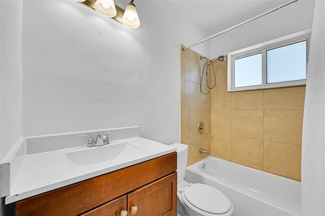 Building Photo - 6421 SW 16th St