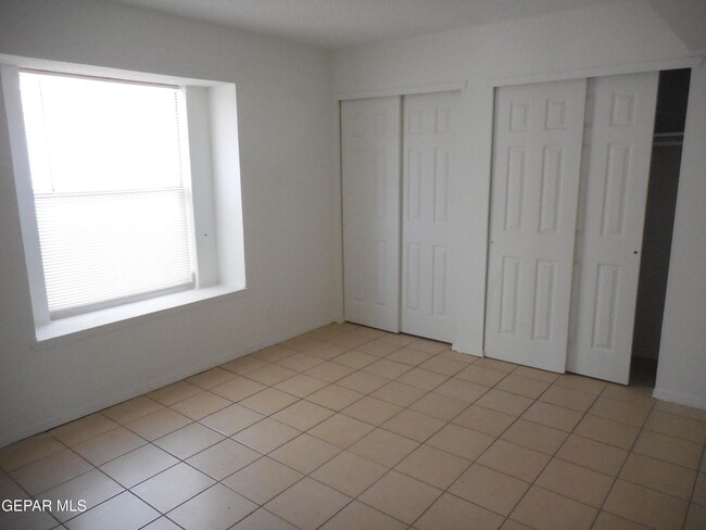 Building Photo - 5804 River Hollow Ct