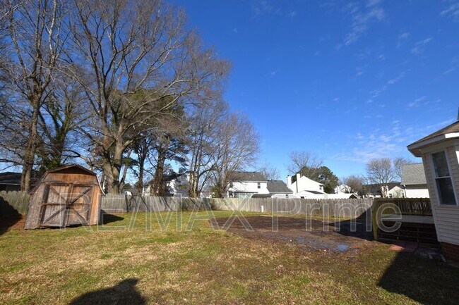 Building Photo - 204 Knell's Ridge Dr