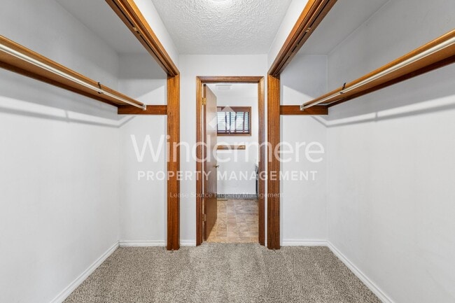 Building Photo - 6622 E 15th Ave