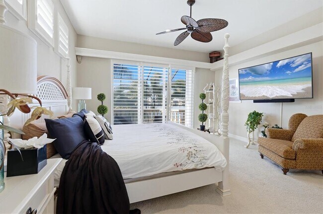 Building Photo - 1007 3rd St E