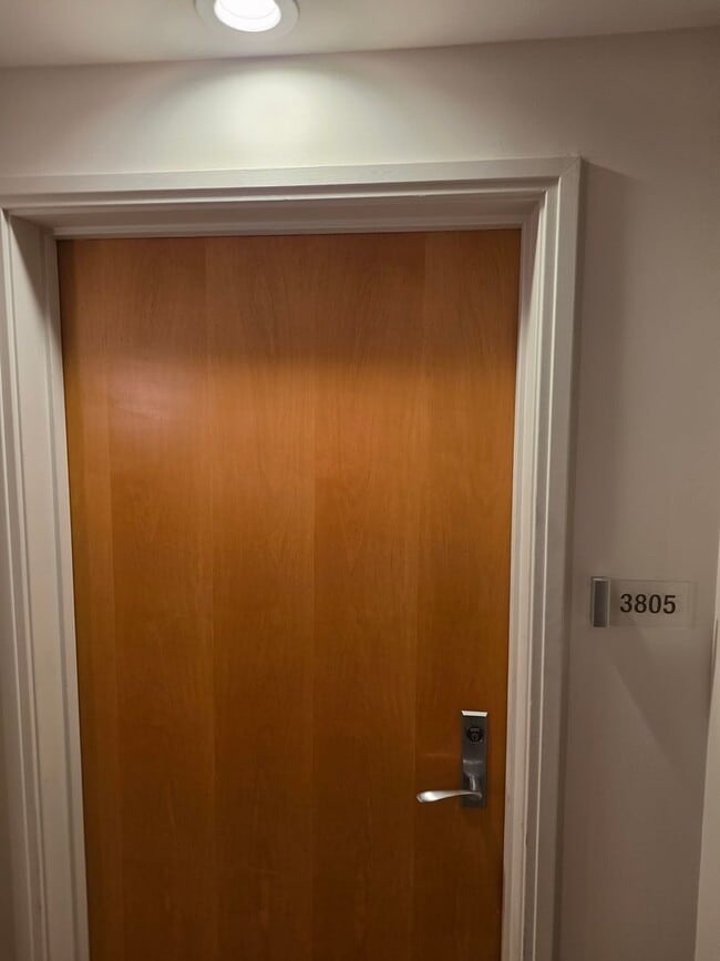 Building Photo - Immaculate Contemporary Living in Kaka‘ako- 2 bedroom, 2 bathroom, 2 covered parking stall, and I...