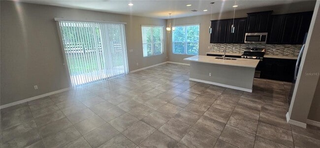 Building Photo - 7564 Bishop Square Dr