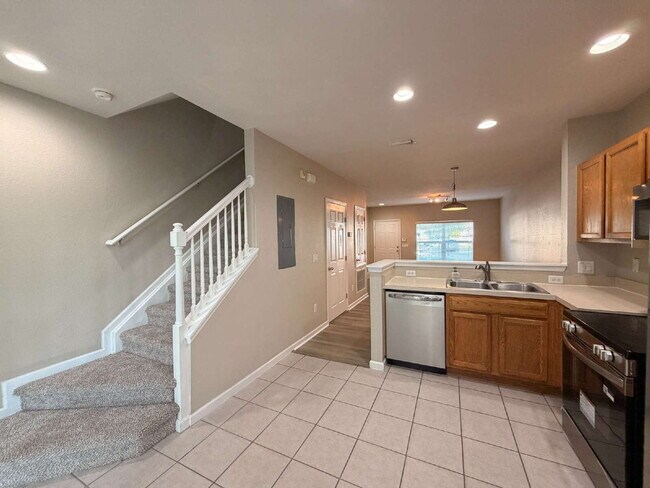 Building Photo - NEWLY UPGRADED 2BD/2.5 BATH TOWNHOME IN THE EXCLUSIVE WYNCHASE COMMUNITY!!