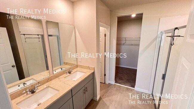 Building Photo - 702 Alta Vista Ct