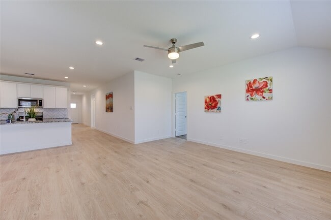 Building Photo - 2808 Misty Elm Ln