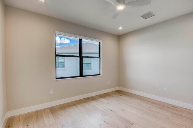 Building Photo - 10077 Heron Flock Dr