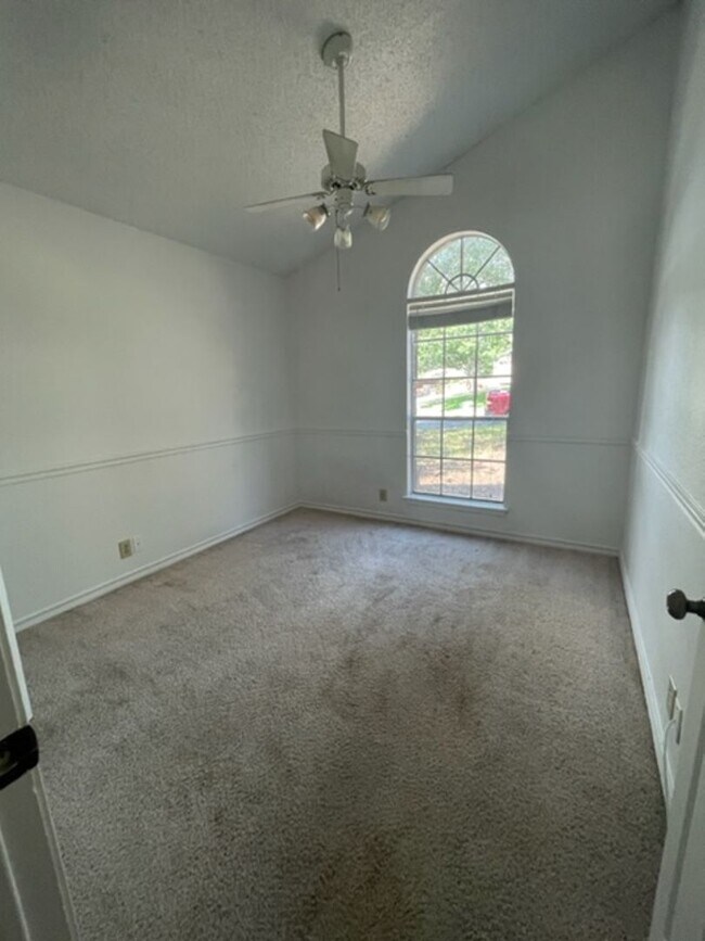 Building Photo - Coming Soon! Beautiful 4 Bed 2 Bath in Sto...