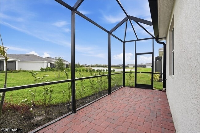 Building Photo - 2215 Dragonfruit Wy